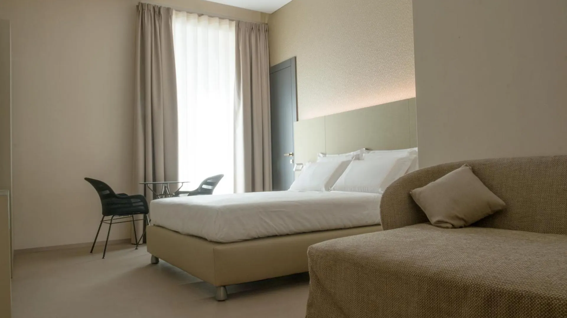 B&B Il Divino 나폴리 0*,